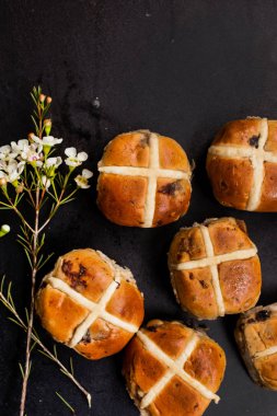 taze sıcak cross buns