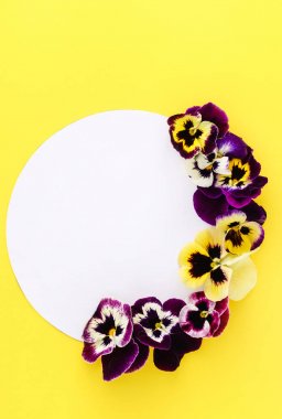 Homo çiçekli çerçeve