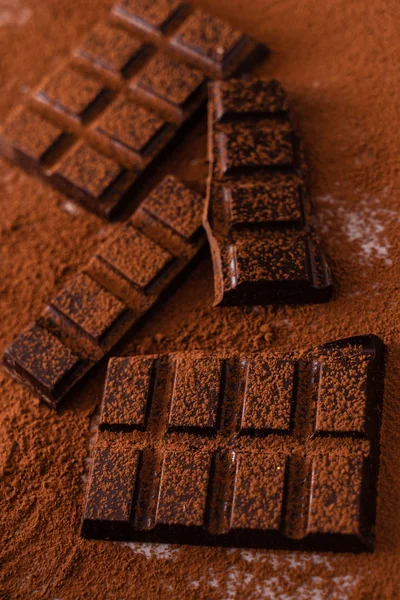 Pièces de chocolat noir — Photo