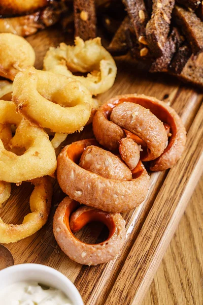 Delicioso aperitivo en el bar — Foto de Stock