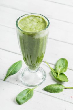 sağlıklı yeşil smoothie