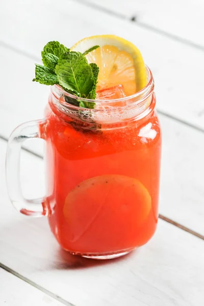 Bebida fresca de frutas de verano —  Fotos de Stock
