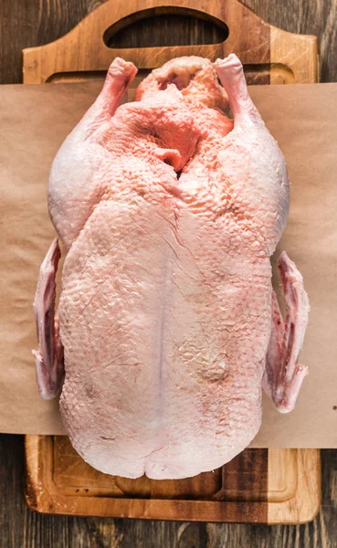 Raw duck with salt and pepper — Stock Photo, Image