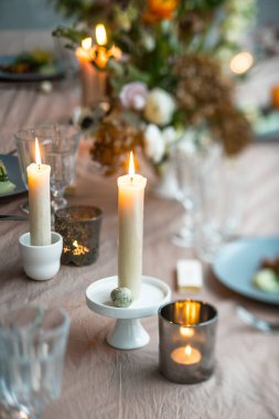 Buket ile şenlikli Paskalya tablo