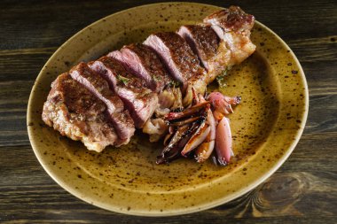 Kavrulmuş dana biftek dilimlenmiş 