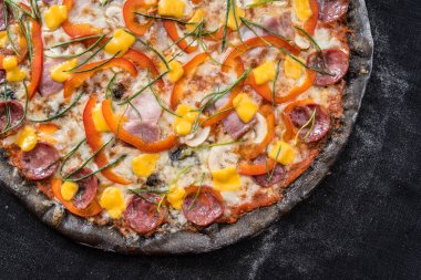 Güzel yaratıcı pizza