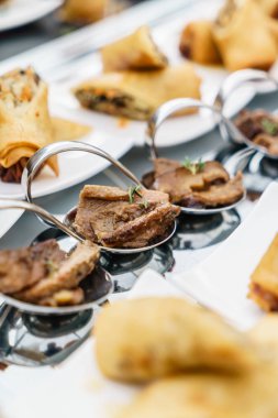 Plaka üzerinde lezzetli meze