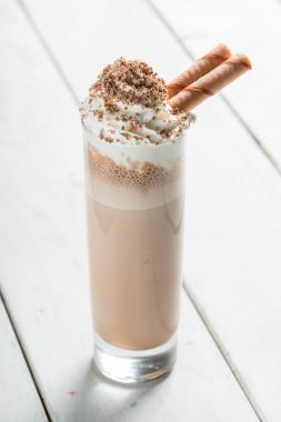 Krema ile lezzetli kahve 