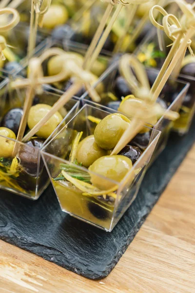 Deliziosi antipasti sul piatto — Foto Stock