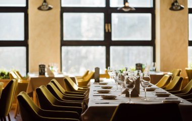 Festival tablo için yemek ayarla