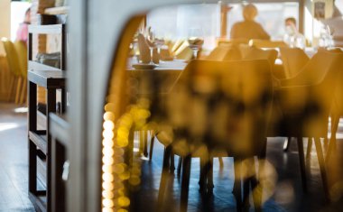 Restoran interrior ziyaretçi ile