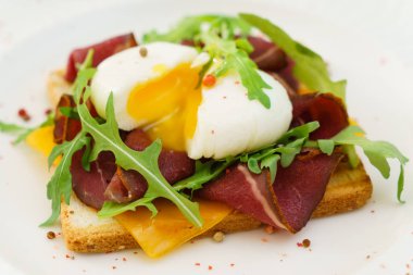 Lezzetli Breakfast sandviç 