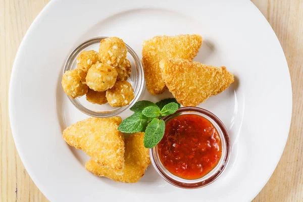 Fried Mozzarella on plate — Stock Photo, Image