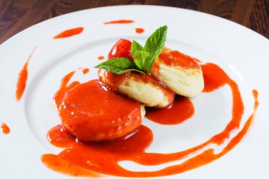 Süzme peynirli krep.