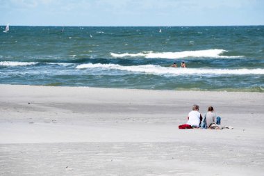 Baltık Denizi üzerinde beyaz kum plaj