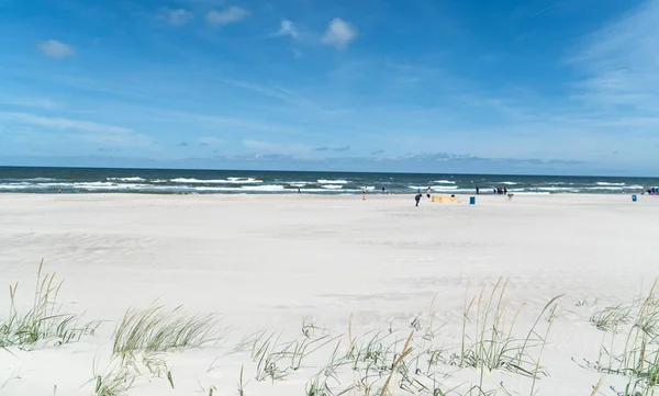 White sand beach på Östersjön — Stockfoto