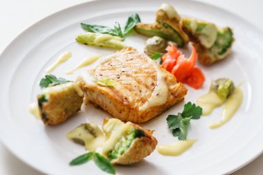 sebzeli somon bifteği