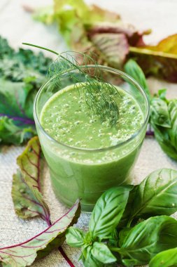 sağlıklı yeşil smoothie