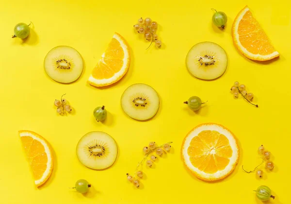 Frutas maduras en rodajas — Foto de Stock
