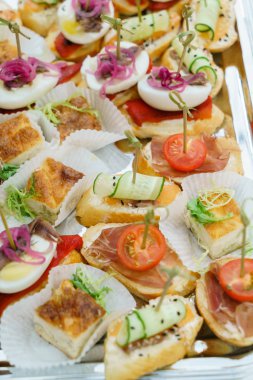 Tablo piknik üzerinde meze