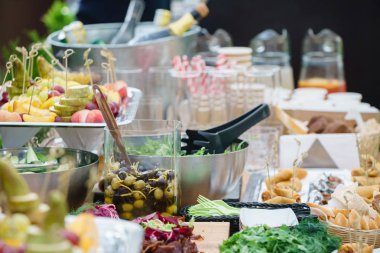 Tablo piknik üzerinde meze