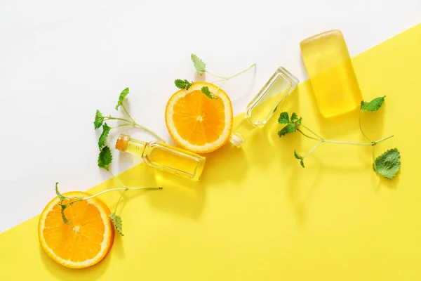 Concepto de spa con aceite y naranjas — Foto de Stock