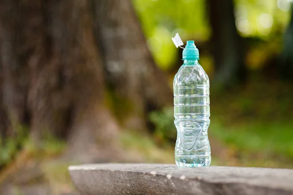 Een fles water — Stockfoto
