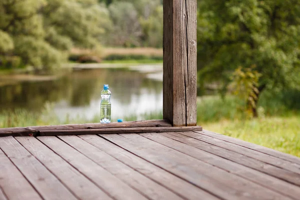 Eine Flasche Wasser — Stockfoto