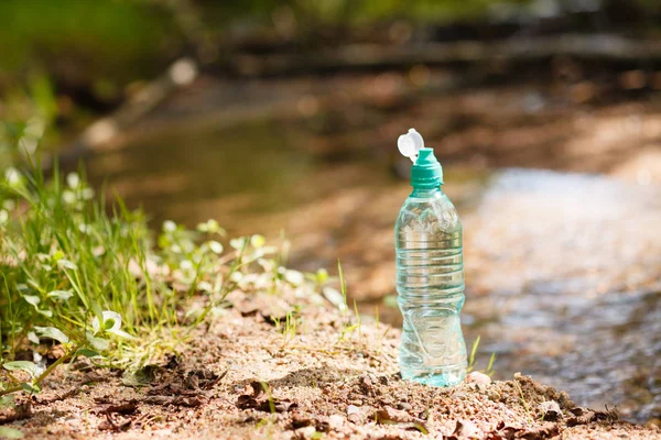 Une bouteille d'eau — Photo