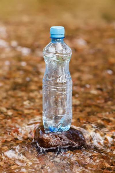 Une bouteille d'eau — Photo