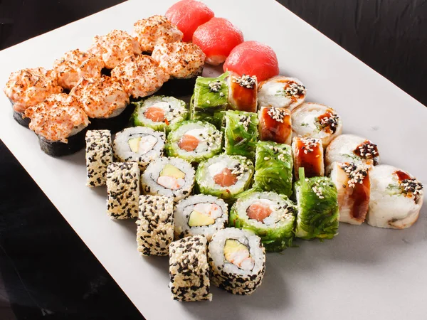 Färgglada Sushi set — Stockfoto