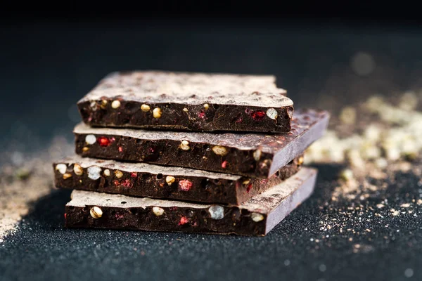 Cioccolato crudo con quinoa — Foto Stock