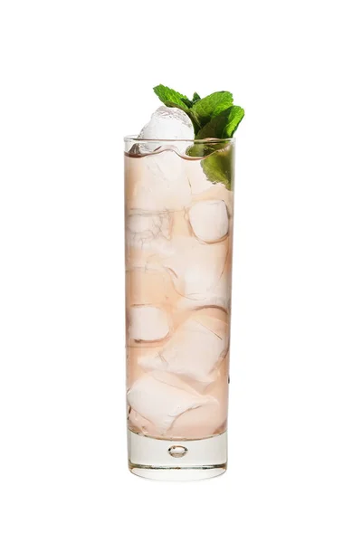 Ein Cocktail im Glas — Stockfoto
