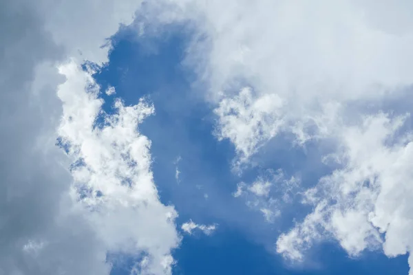 Abstrato céu nublado azul — Fotografia de Stock