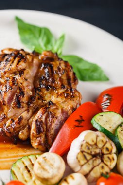 Sebzeli ızgara biftek