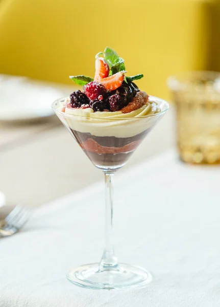 Fresh tasty dessert — Stock Photo, Image