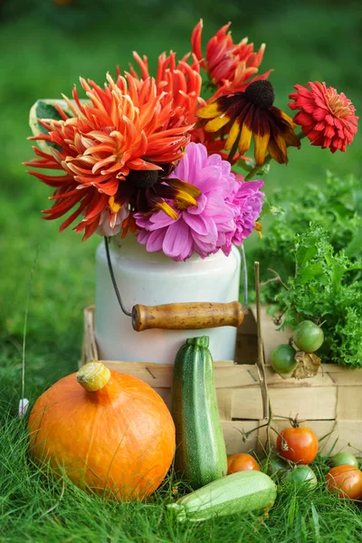 Bright autumn arrangement — Stock Photo, Image