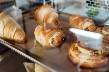 Fırında taze pasta