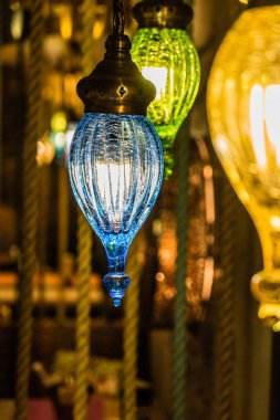 parlak renkli lambalar