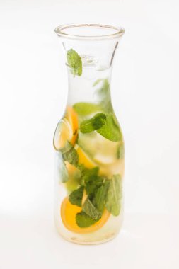 Parlak yaz içeceği 