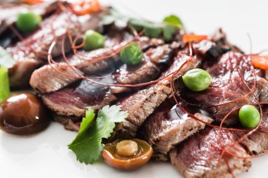 Hazırlanan sığır eti dilimleri