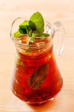 Parlak yaz içeceği