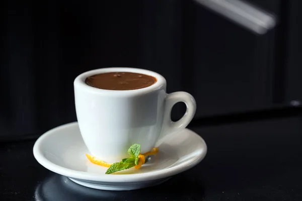 Warme chocolademelk in een kopje — Stockfoto