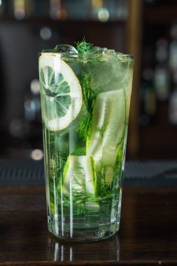 Taze parlak kokteyli