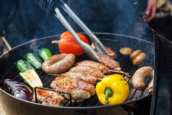 Carne a la parrilla diferente —  Fotos de Stock