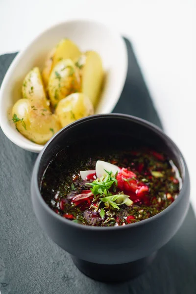 Sopa fresca en un plato — Foto de Stock