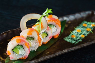  Balık lezzetli suşi