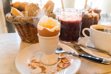 Kafede taze kahvaltı