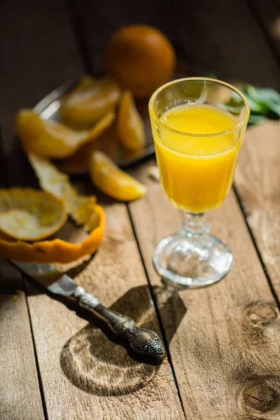 Frischer Orangensaft — Stockfoto