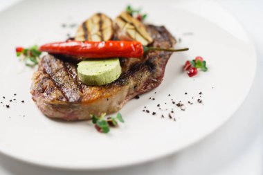 Sebzeli ızgara biftek